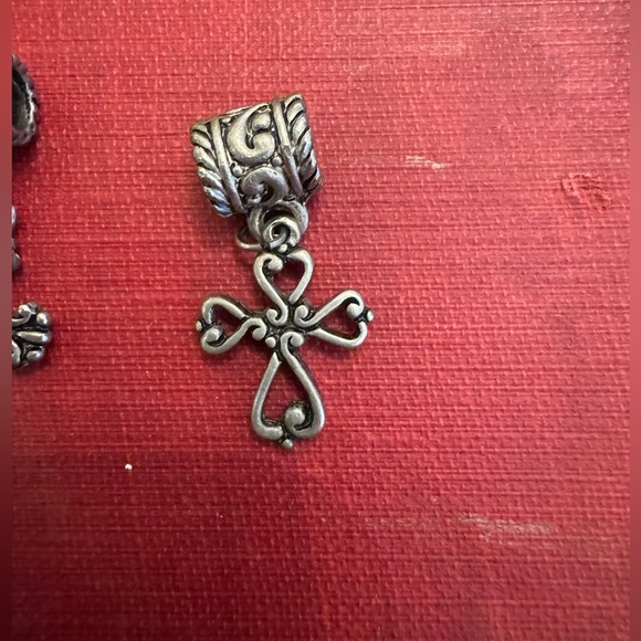 Set of 4 Cross Jewelry Charms for necklace or bracelet, gunmetal color. - Picture 3 of 11